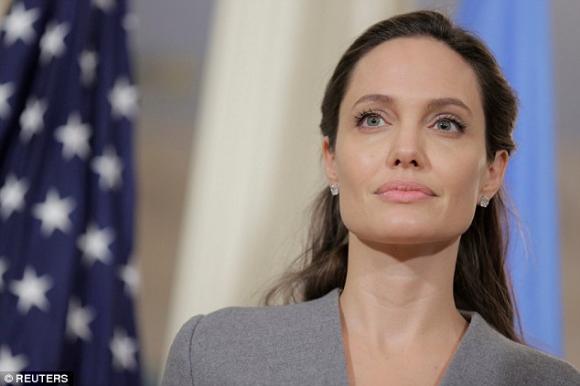 sao Hollywood,Angelina Jolie,Angelina Jolie tăng cân,Angelina Jolie ly hôn,Brad Pitt