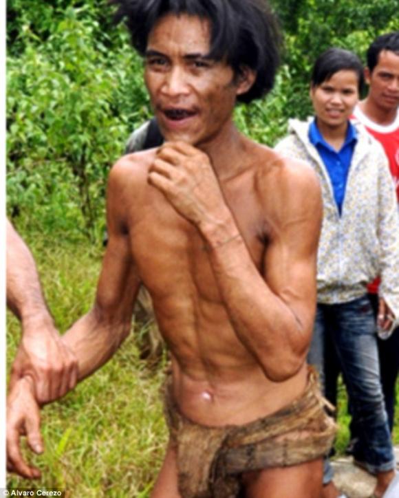 người rừng, sống trong rừng, đàn ông sống 41 năm trong rừng, sống thổ dân, Hồ Văn Lang, sơ tán, chuyện lạ 