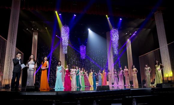 MC Thùy Vân, Khánh Hoàng, Sao Việt