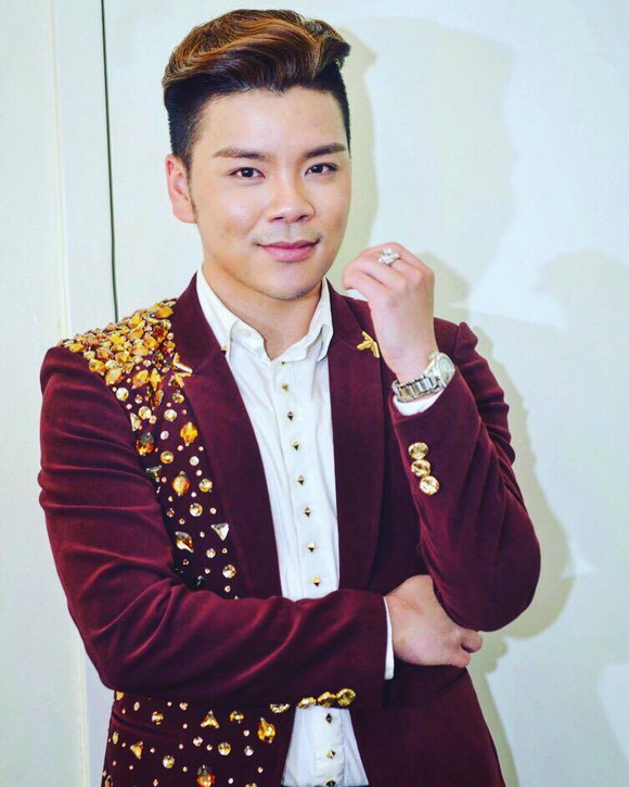 Tân Hy Khánh, Ca sĩ Tân Hy Khánh, Sao Việt