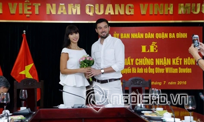 Siêu mẫu hà anh,hà anh diện áo dài,bố mẹ hà anh gặp bố mẹ chồng