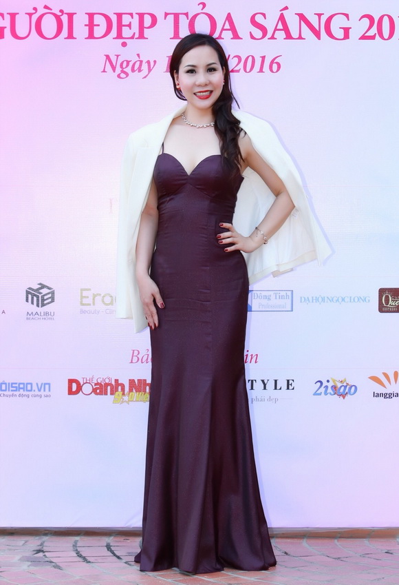 Nữ hoàng doanh nhân Kim Chi, Ngô Thị Kim Chi, Sao Việt