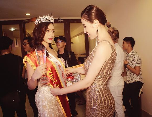 Rosie Le, Người đẹp tỏa sáng, Sao Việt