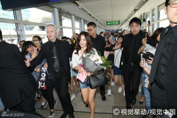 Song Hye Kyo ,Song Hye Kyo đến Hồng Kông, sao Hàn, Song Hye Kyo bị fan quây kín