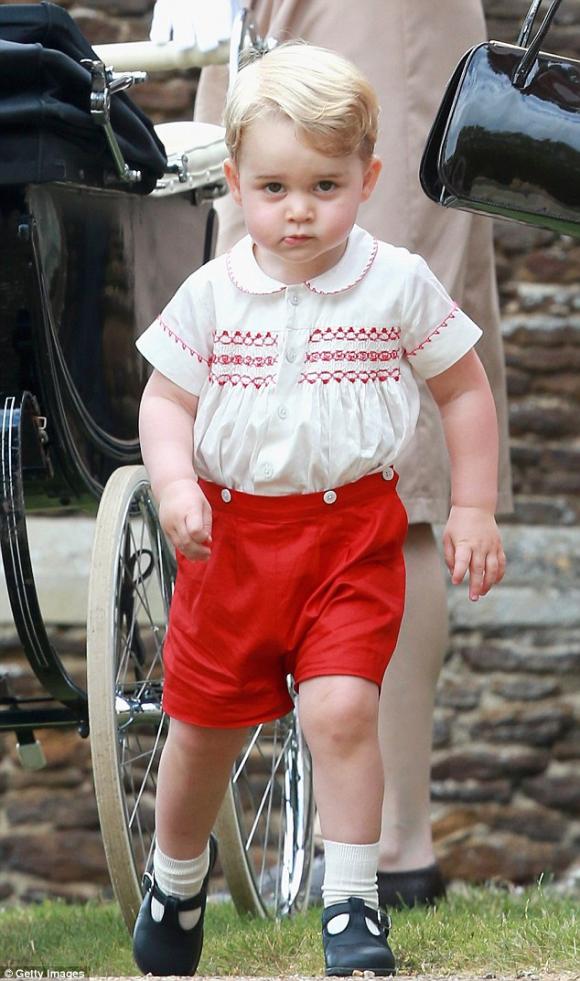 Hoàng tử bé nước Anh,Hoàng tử George,áo của Hoàng tử George bán chạy,thời trang của Hoàng tử George