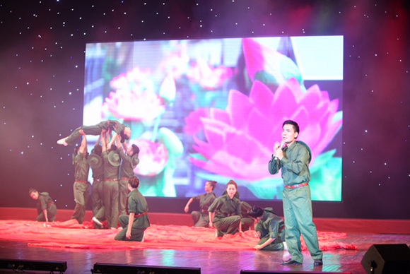 Ca sĩ huy cường,huy cường làm khán giả bật khóc,huy cường gây sốt