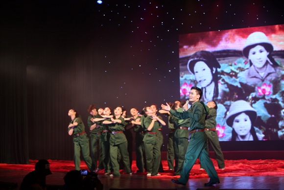 Ca sĩ huy cường,huy cường làm khán giả bật khóc,huy cường gây sốt