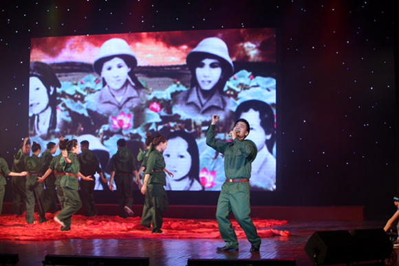 Ca sĩ huy cường,huy cường làm khán giả bật khóc,huy cường gây sốt