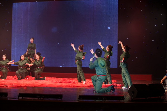 Ca sĩ huy cường,huy cường làm khán giả bật khóc,huy cường gây sốt