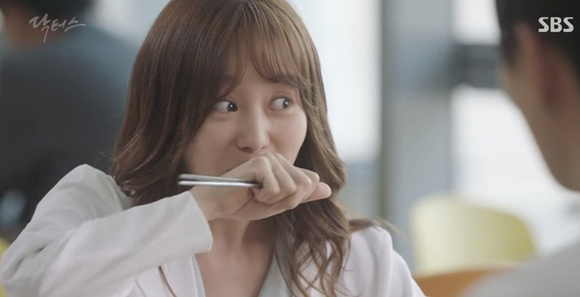 Park Shin Hye, Kim Rae Won, tập 13 Doctors