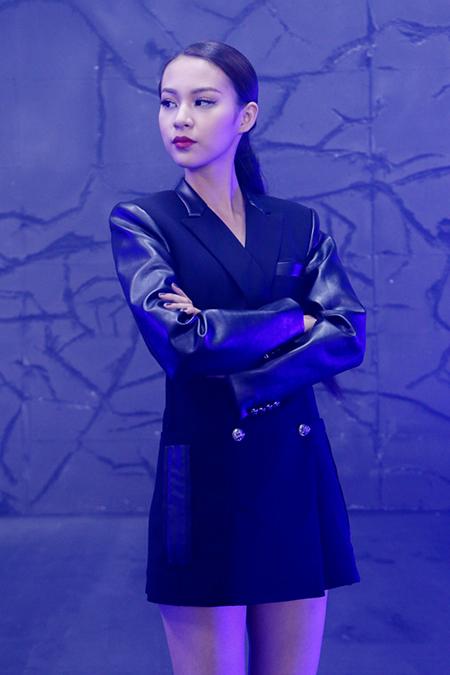 hồ ngọc hà, nữ ca sĩ hồ ngọc hà, team hồ ngọc hà, sao việt