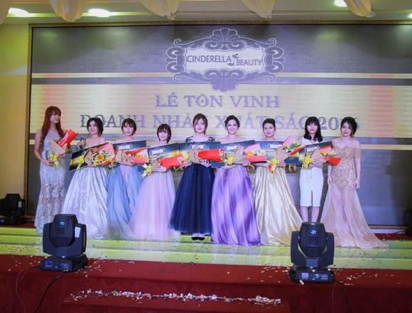 Cinderella beauty, Lễ tôn vinh doanh nhân xuất sắc 2016, Doanh nhân xuất sắc