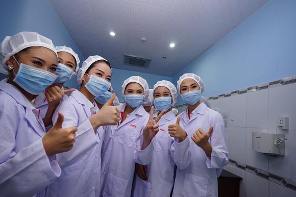 Thí sinh Hoa hậu Việt Nam, Sắc Ngọc Khang, Thí sinh Hoa hậu Việt Nam thăm nhà máy Sắc Ngọc Khang