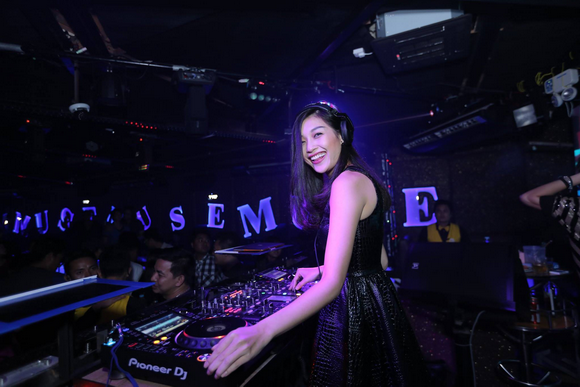 Võ Hoàng Yến và Hà Linh Vân, Võ Hoàng Yến, Hà Linh Vân, Miss On The Miss