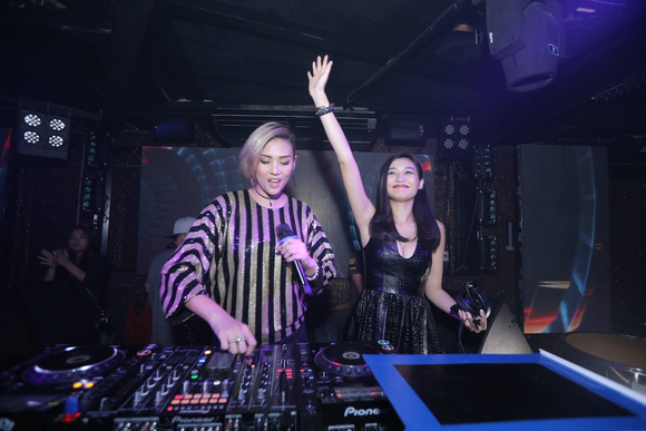 Võ Hoàng Yến và Hà Linh Vân, Võ Hoàng Yến, Hà Linh Vân, Miss On The Miss