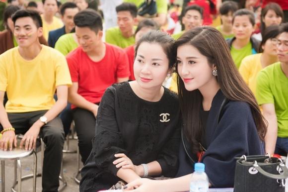 Mẹ hoa hậu Việt, Mẹ Á hậu Việt, Hoa hậu Việt, Sao Việt, Phạm Hương, Hoa hậu Thu Ngân
