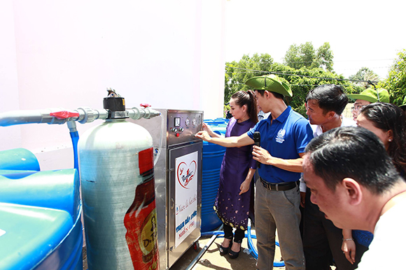 Ca sĩ phi nhung,tân hiệp phát,trà xanh không độ