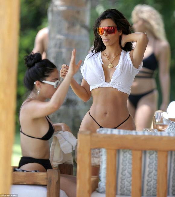 Kim Kardashian, Kim Kardashian nóng bỏng, Kim Kardashian xuyên thấu, sao hollywood