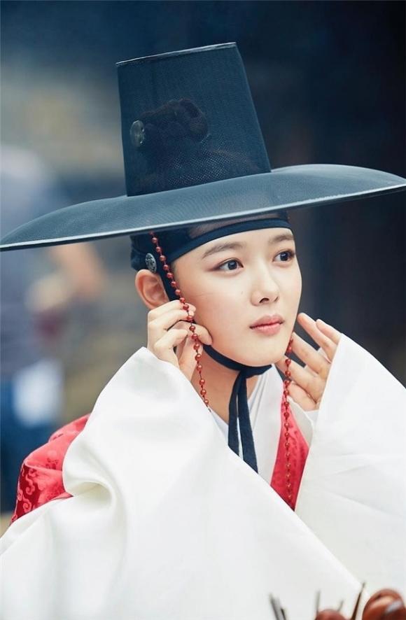 sao Hàn,Kim Yoo Jung,Kim Yoo Jung khoe ngực,phim mới của Kim Yoo Jung