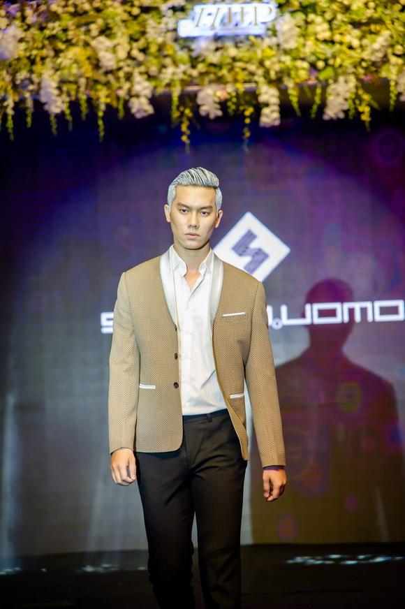 seven-uomo-298-10-ngoisao 11 Seven Uomo, Thời trang Seven Uomo, Vest cưới Seven Uomo, Vest công sở