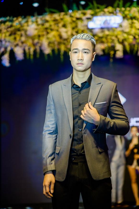 seven-uomo-298-4-ngoisao 17 Seven Uomo, Thời trang Seven Uomo, Vest cưới Seven Uomo, Vest công sở