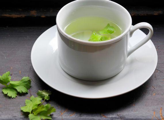 mùi tây, phù nề chân, ngò tây, sưng chân