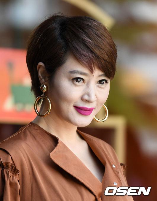 sao Hàn,Kim Hye Soo,nữ hoàng gợi cảm Kim Hye Soo,Kim Hye Soo trẻ ngỡ ngàng