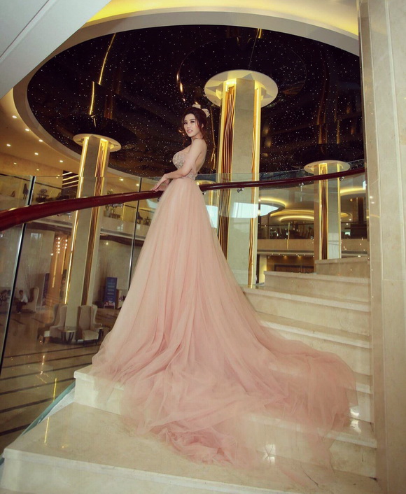 Á khôi Lan Phương, Mỹ phẩm Nelly.P, Sao Việt