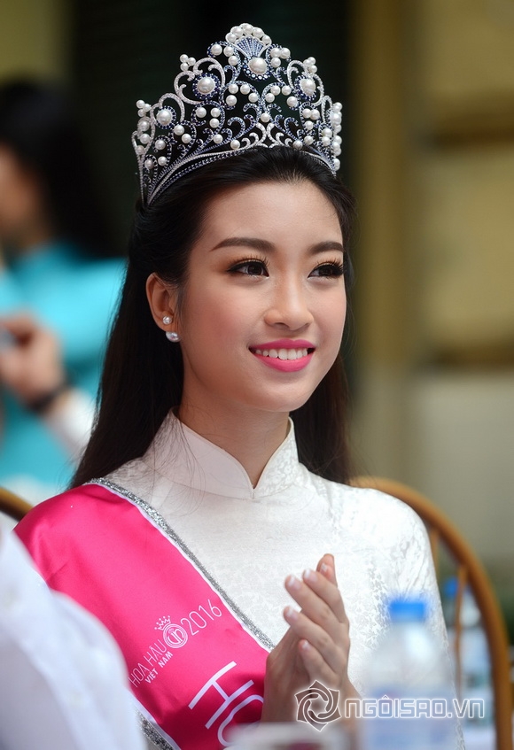 Hoa hậu mỹ linh,hoa hậu việt nam 2016,mỹ linh về trường cũ