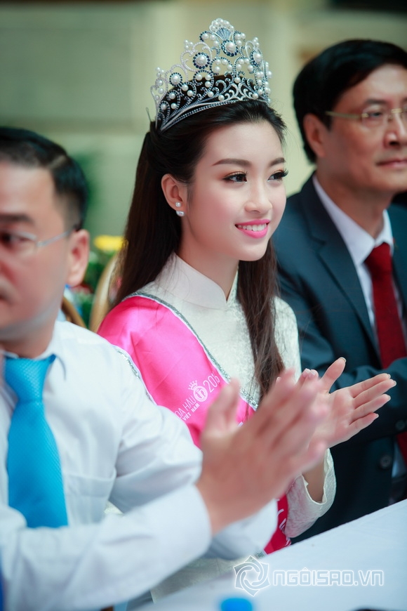 Hoa hậu mỹ linh,hoa hậu việt nam 2016,mỹ linh về trường cũ