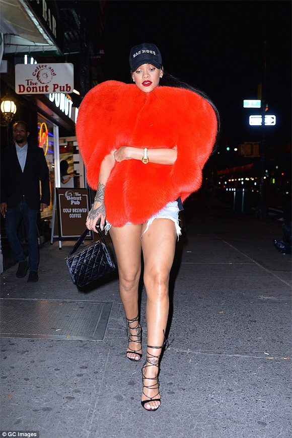 Rihanna, Rihanna hàng hiệu, sao hollywood hàng hiệu