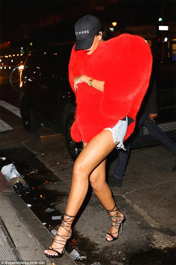 Rihanna, Rihanna hàng hiệu, sao hollywood hàng hiệu