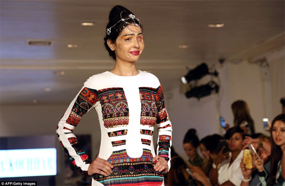 cô gái bị tạt axit, tuần lễ thời trang New York, Reshma Quereshi