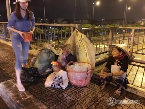 Người mẫu ngọc trinh,nữ hoàng nội y ngọc trinh,ngọc trinh phát quà trung thu