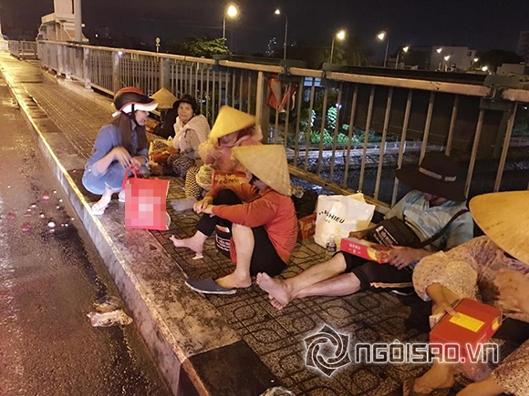 Người mẫu ngọc trinh,nữ hoàng nội y ngọc trinh,ngọc trinh phát quà trung thu