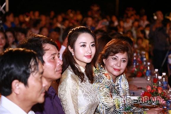 Hoa hậu Thu Ngân, Hoa hậu Bản sắc Việt Toàn cầu 2016, Hoa hậu Trần Thị Thu Ngân, Sao Việt