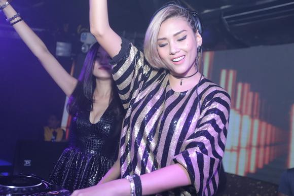 Võ Hoàng Yến, Võ Hoàng Yến tham dự Ultra Singapore, Sao Việt, EDM music festival Ultra Singapore