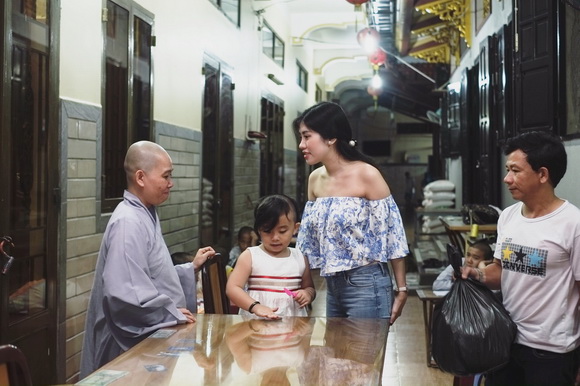 emily-hong-nhung-159-1-ngoisao 7 Emily Hồng Nhung, Hoa khôi Emily Hồng Nhung, Sao Việt, Trung thu