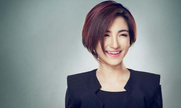 Hoà Minzy, sao việt, sao đóng cửa facebook