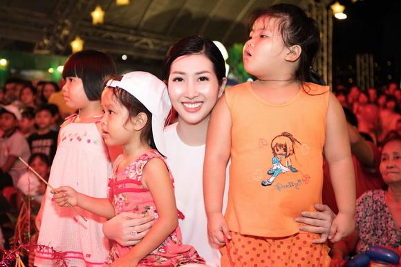 dang-thanh-mai-169-9-ngoisao 10 Đặng Thanh Mai, Emily Hồng Nhung, Sao Việt