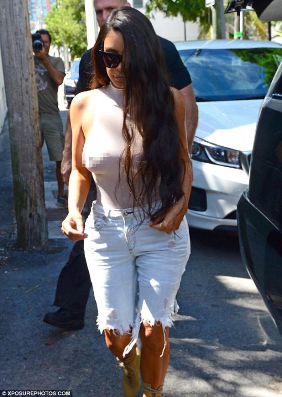 Kim, Kim Kardashian, Kim thả rông, Kim mặc quần rách, sao ngoại 