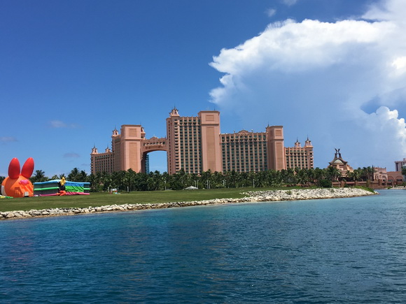 Minh Chánh, Ông bầu Minh Chánh, Gia đình Minh Chánh, Sao Việt