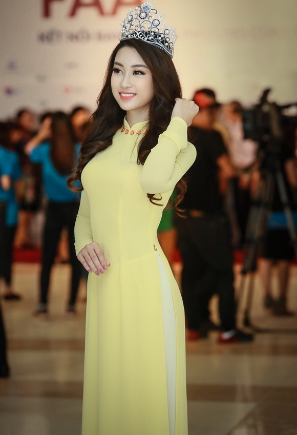 Hoa hậu mỹ linh,hoa hậu việt nam 2016,mỹ linh diện áo dài vàng