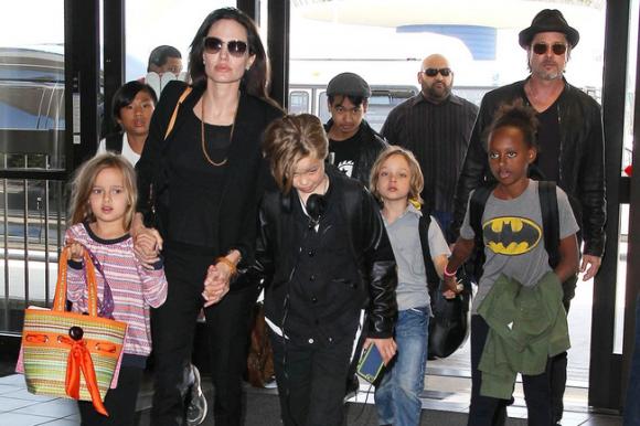 Angelina Jolie - Brad Pitt, Brad Pitt ngược đãi con, Brad Pitt bạo lực các con