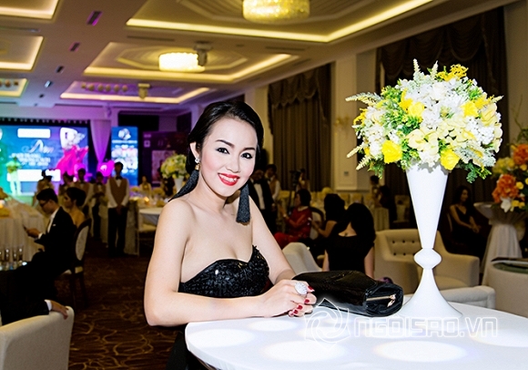 Ngắm vẻ đẹp đằm thắm của Lê Anh - hậu duệ 2 Ca sĩ Amy Lê Anh, Hậu duệ của Giao linh - Lê Anh, Doanh nhân Lê Anh