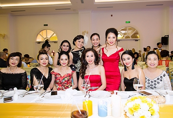 Ngắm vẻ đẹp đằm thắm của Lê Anh - hậu duệ 0 Ca sĩ Amy Lê Anh, Hậu duệ của Giao linh - Lê Anh, Doanh nhân Lê Anh