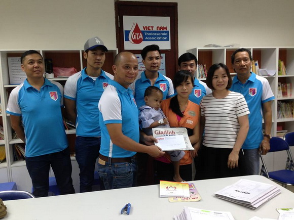 V-Stars Club, Câu lạc bộ V-Stars, V-Stars Club làm từ thiện