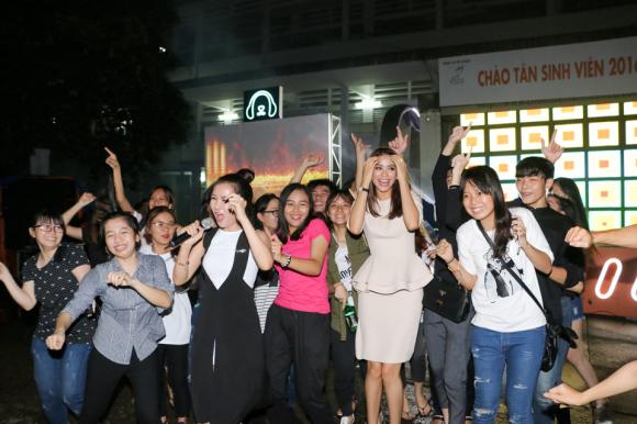 Ca sĩ Đức Tuấn và Hoa hậu Phạm Hương 3 sao việt, đức tuấn, ca sĩ đức tuấn, hoa hậu phạm hương, ca sĩ đức tuấn và hoa hậu phạm hương