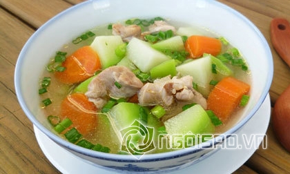 Mục sở thị món canh gà chiên, cánh gà chiên màu xanh, cánh gà chiên,địa chỉ ăn ngon