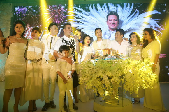 Simon Tứ, Sinh nhật Mr Đàm, Đàm Vĩnh Hưng, Sao Việt